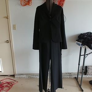 Women's pant suit